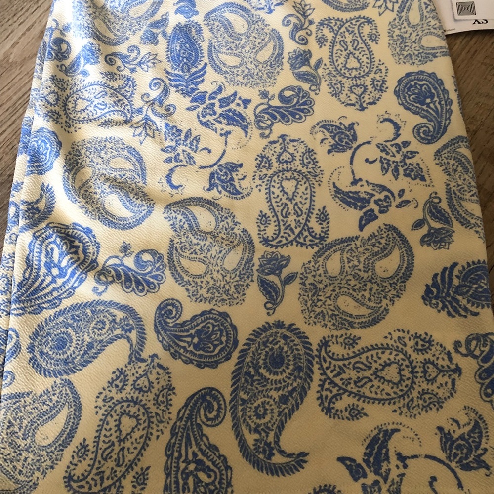 LuLaRoe Cassie skirt NWT